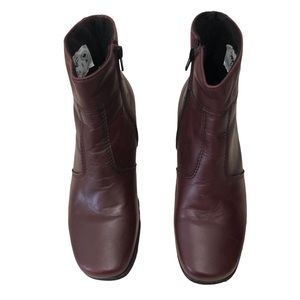 Martino Lindsay Waterproof Leather Ankle Boots Women's Size 8M Burgundy